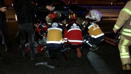 GÜNGÖREN D-100 KARAYOLU'NDA YÜRÜYEN YAYAYA OTOMOBİL ÇARPTI