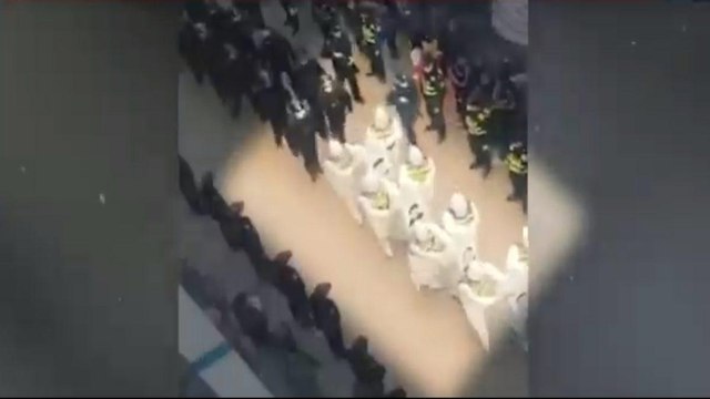 China:4 people publicly humiliated for breaking corona rules