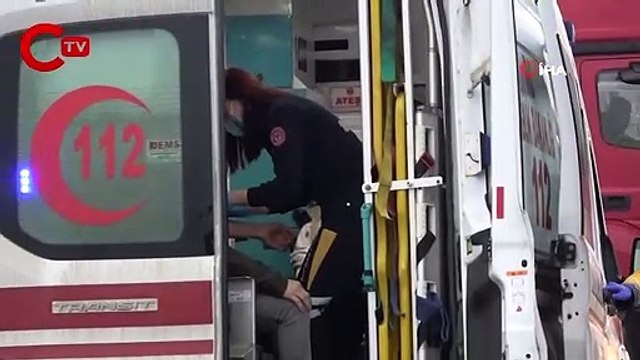 Arnavutköy’de işçi servisi ile TIR çarpıştı: 10 işçi yaralandı