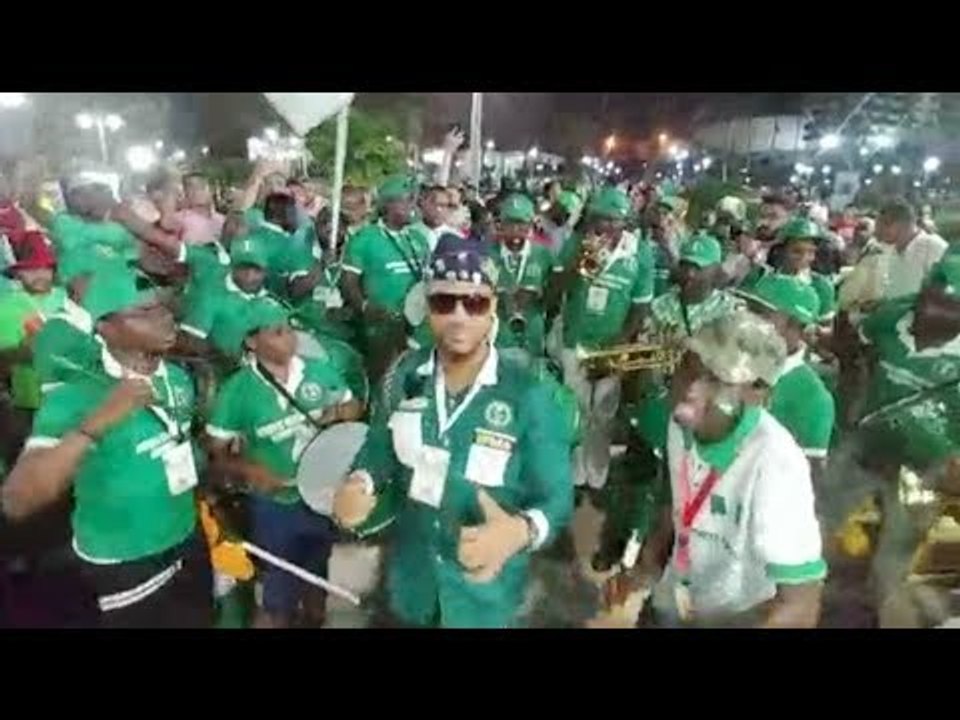 رقص واحتفال جمهور نيجيريا ومدغشقر بعد صعودهم لـ دور الـ16 بأمم إفريقيا