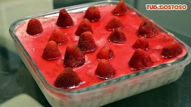 Pavê de morango fácil