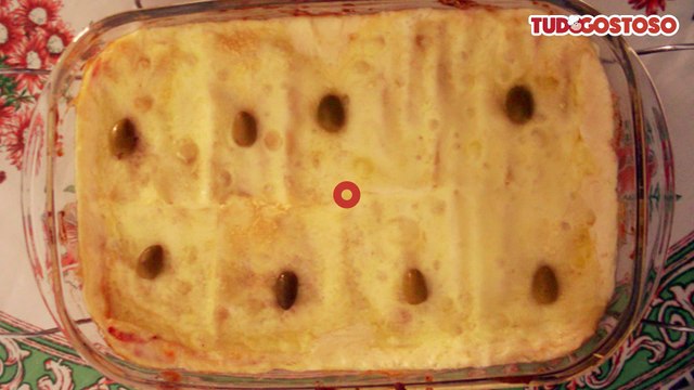 Lasanha de queijo e presunto ao molho branco