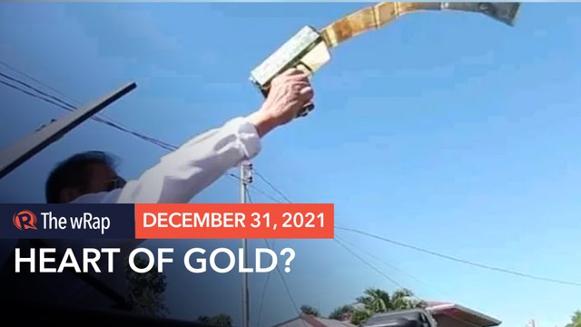 ‘Heart of gold’? Chavit Singson shoots money at Ilocos Sur residents
