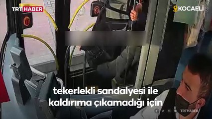 Kocaeli'de otobüs şoföründen engelliye yardım eli