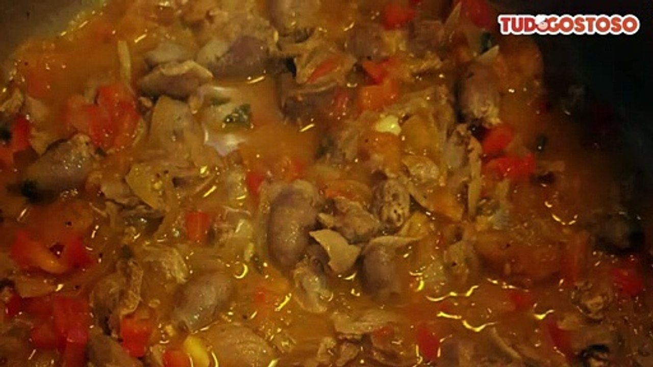 Miúdos de frango refogado