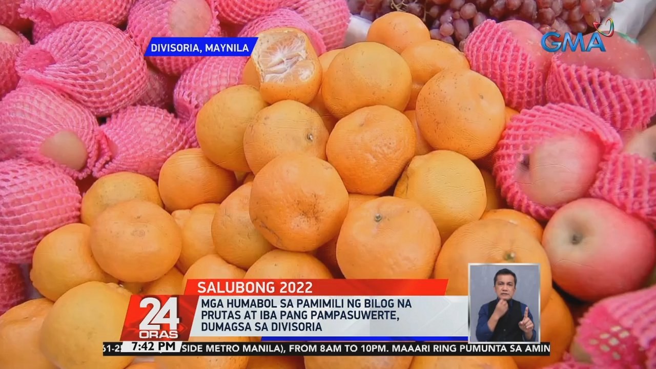 Mga humabol sa pamimili ng bilog na prutas at iba pang pampasuwerte, dumagsa sa Divisoria | 24 Oras