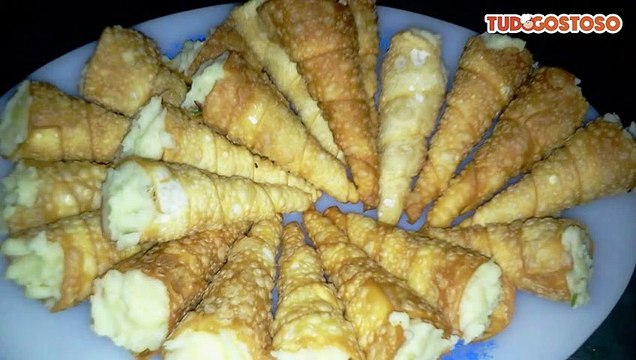 Cones de massa de pastel