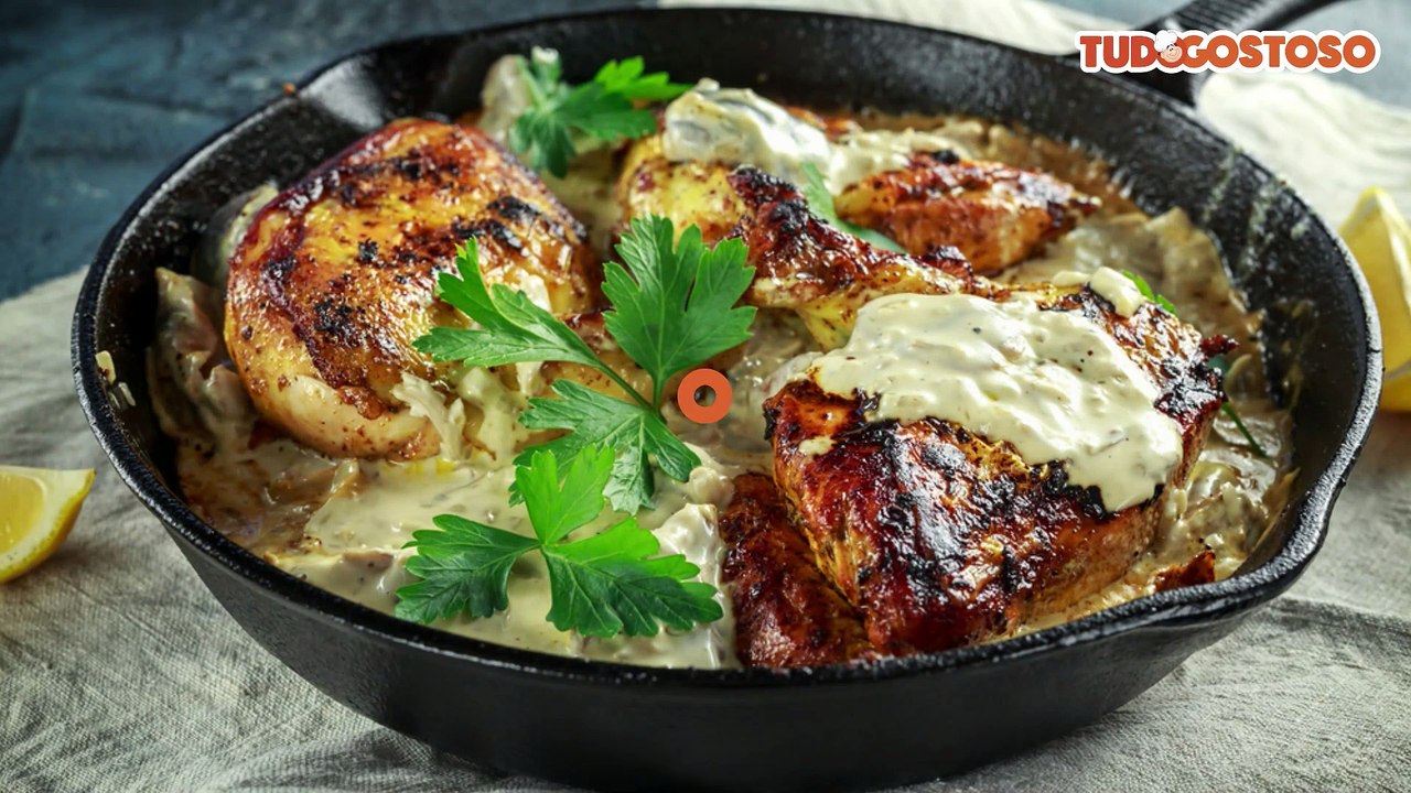 Frango assado com creme de cebola e maionese