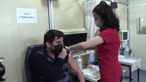 Yerli Kovid-19 aşısı TURKOVAC uygulanıyor