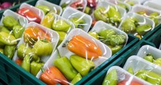 Dès demain, les fruits et légumes ne seront plus vendus dans des emballages plastiques
