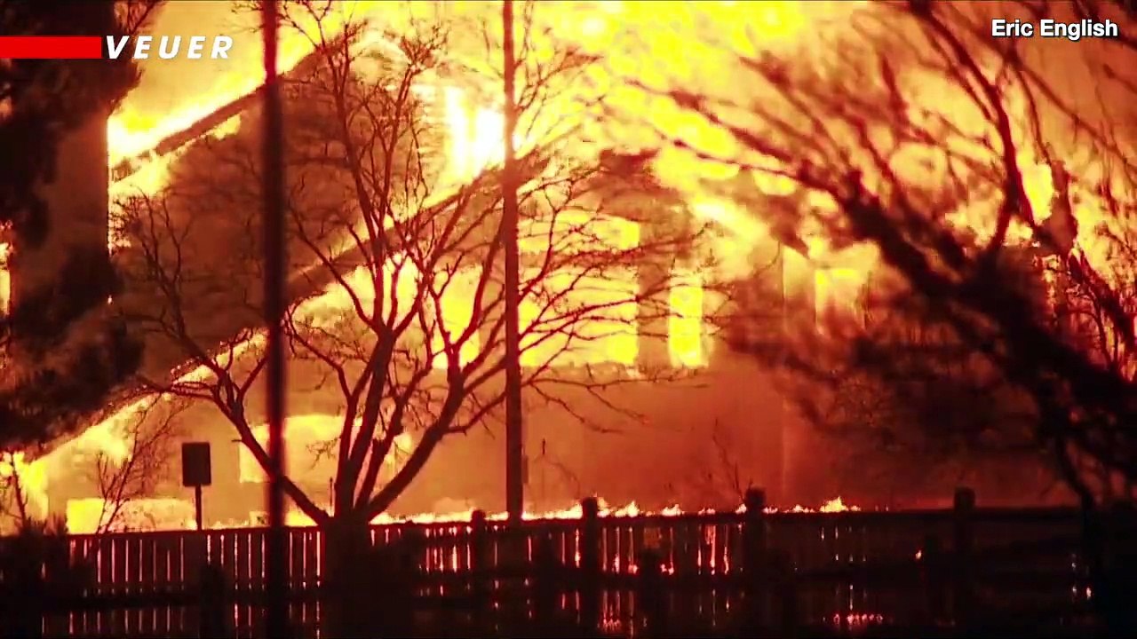 Close Call! Driver Narrowly Avoids Disaster While Escaping Colorado Wildfire