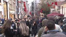 İstiklal Caddesi'nde yılbaşı yoğunluğu