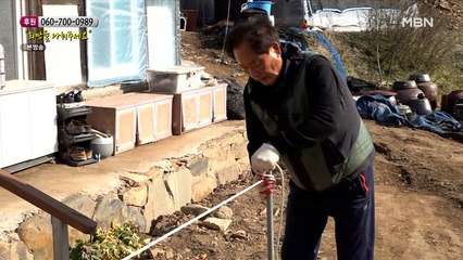 새봄 씨를 위해 임시 손잡이를 만들어주는 아빠