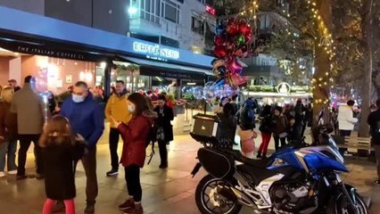 İstanbullular, yılbaşı kutlamalarının yapılacağı alanlarda toplanmaya başladı