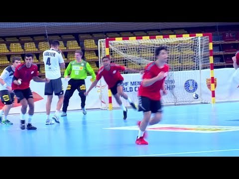 والدة سيف هاني لاعب منتخب اليد للناشئين: بكيت بعد فوزنا بكأس العالم