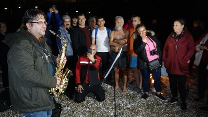 2022'yi denize girerek karşıladılar