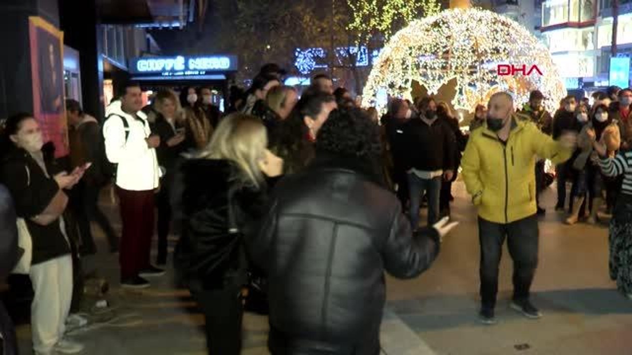 Bağdat Caddesi'nde yılbaşı kutlaması