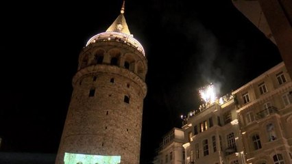 GALATA KULESİ ÇEVRESİNDE YENİ YILA BÖYLE GİRİLDİ