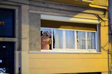 Yeni yılı tencere ve tava çalarak karşıladılar