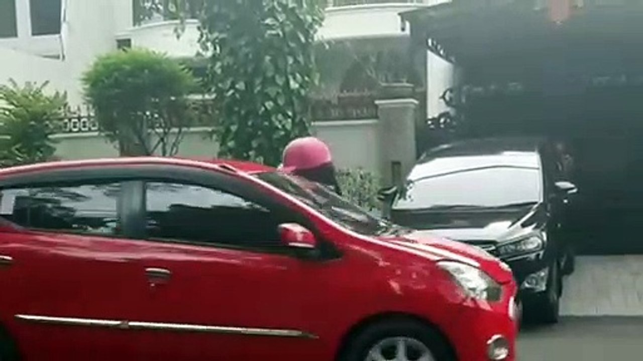 Badut Lucu Bawa Nak Kecil