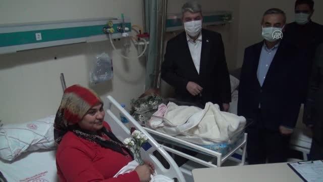 Yeni yılın ilk bebeği dünyaya geldi