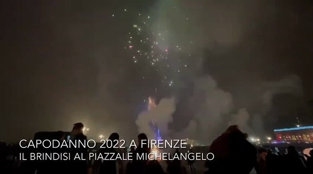 Capodanno 2022 in Toscana: fuochi al piazzale Michelangelo a Firenze / VIDEO