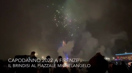 Capodanno 2022 in Toscana: fuochi al piazzale Michelangelo a Firenze / VIDEO