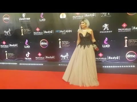 بوسي شلبي تفتح ريد كاربت مهرجان القاهرة السينمائي