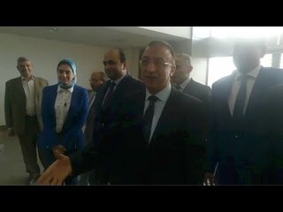 محافظ الإسكندرية الجديد يصل إلى مبنى المحافظة لممارسة مهام عمله