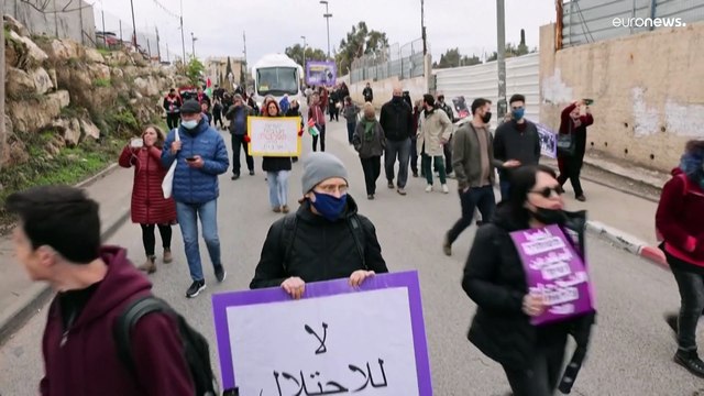 شاهد: مظاهرة في حي الشيخ جراح في القدس ضد قرار إسرائيل الاستيلاء على منازل عائلات فلسطينية