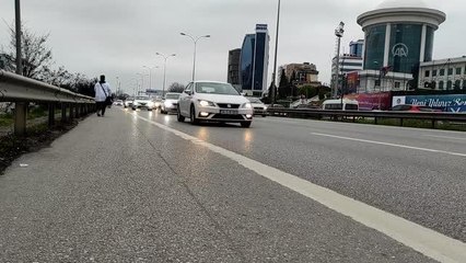 Maltepe'de takla atan otomobildeki 3 kişi yaralandı