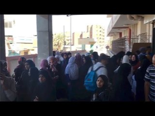 تجمهر تمريض أسوان الجامعي بعد وفاة زميلتهم لتأخر إسعافها