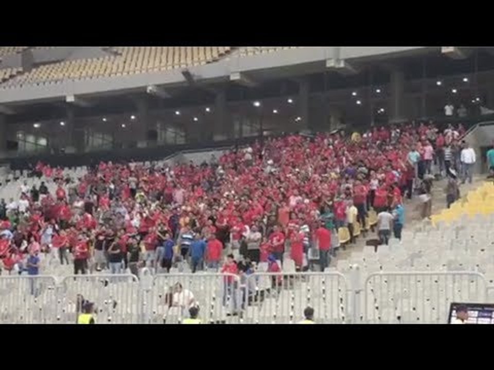 جمهور الأهلي يهتف للاعبين: بالدم بالروح الدوري مش هيروح