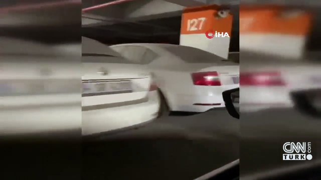 Oto galeri sitesinin otoparkında stoklanmış onlarca araç görüntülendi | Video Haber