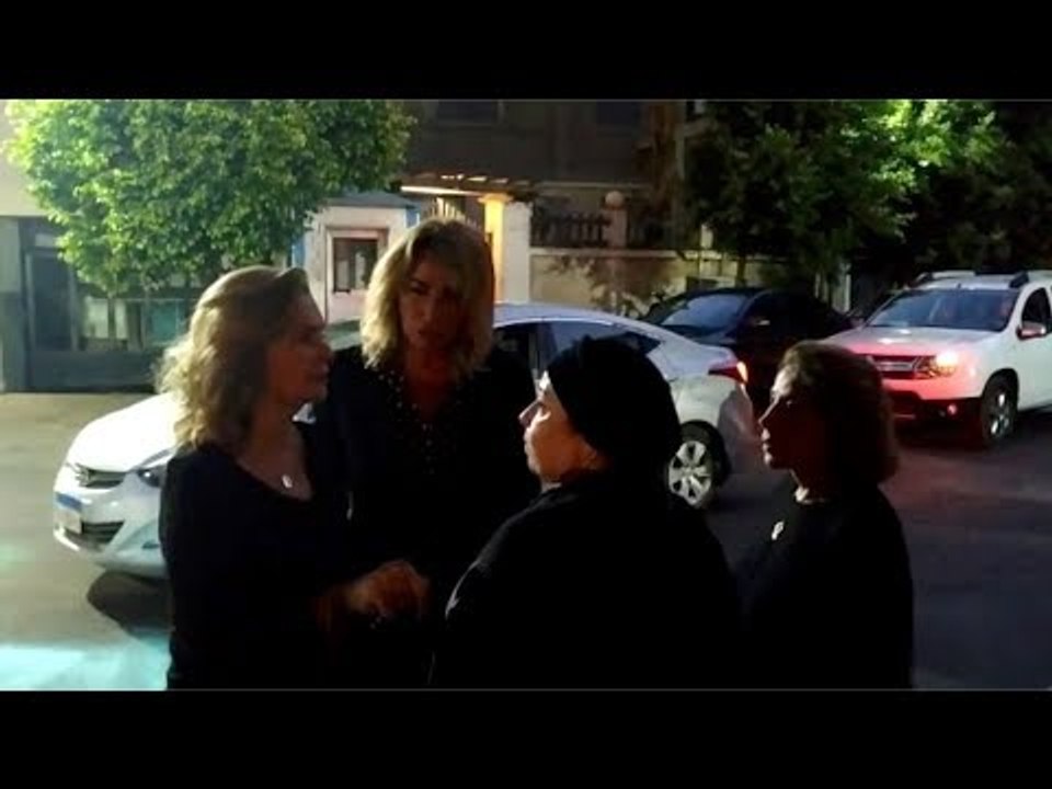 وصول يسرا إلى عزاء والدة هالة صدقي