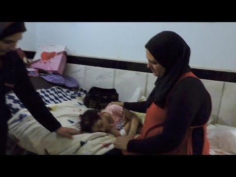 جد الطفلة ضحية الكيّ بالنار للوطن: أطالب بمحاكمة عادلة لابني وزوجته