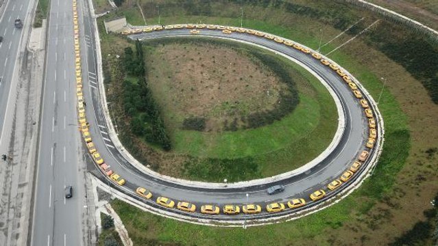 Taksi açılış ücretlerine zam geldi, şoförler güncelleme için uzun kuyruklar oluşturdu! İşte yeni tarife