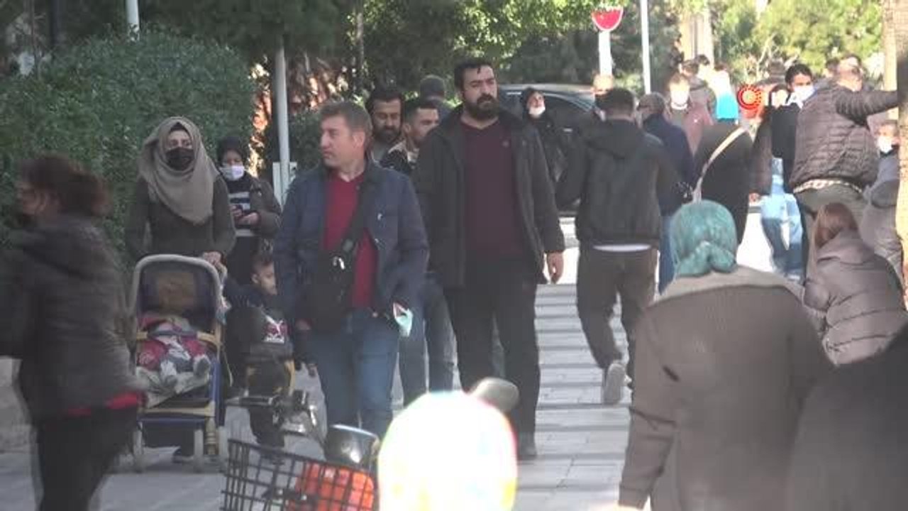 Denizlili vatandaşlar yılın ilk gününde sıcak havanın tadını çıkardı