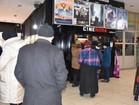 SİVAS'TA 'KESİŞME: İYİ Kİ VARSIN EREN' FİLMİNE YOĞUN İLGİ