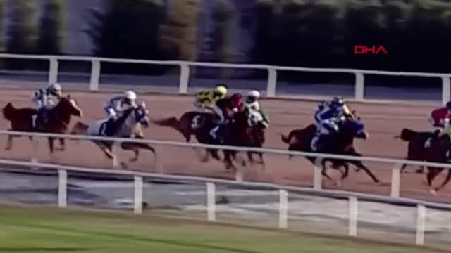 SPOR Adana Yeşiloba Hipodromu'nda 3 jokey attan düştü