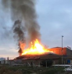 Aksaray'da, akaryakıt istasyonunun olduğu dinlenme tesisinde yangın