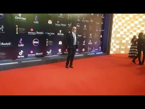 أول ظهور لبطل فيلم تيتانيك على ريد كاربت القاهرة السينمائي