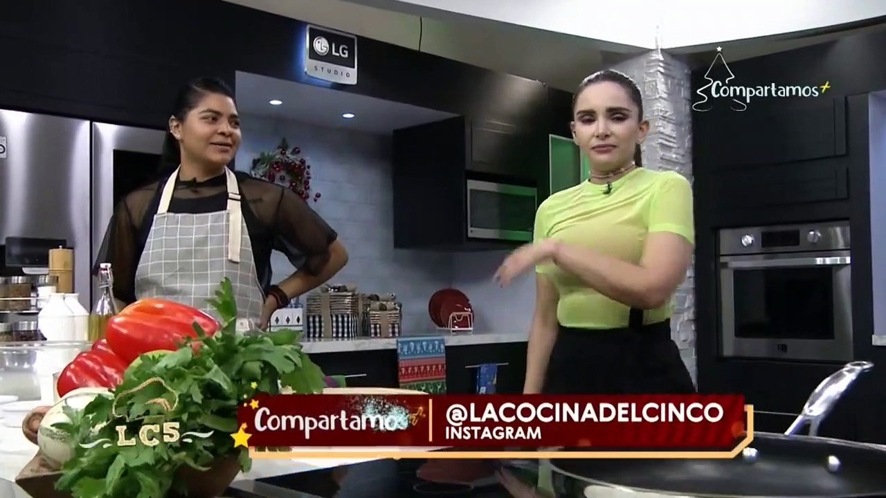 Bowl de atún con huevo, chiles rellenos con atún gratinado y muffins de huevo