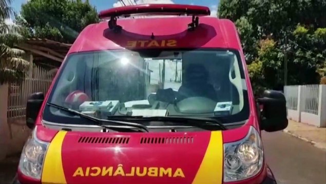 Idosa de 71 anos cai de cadeira de rodas e fica ferida