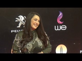 لحظة دخول كندة علوش مهرجان القاهرة السينمائي