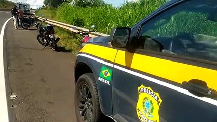 PRF flagra 3 menores pilotando motocicletas na BR 376