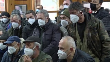 Cumhurbaşkanı Erdoğan, Sarıyer'de kıraathanede vatandaşlarla sohbet etti