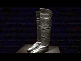 بلاك فراي داي.. عرض حذاء بـ80 ألف يورو في مزاد