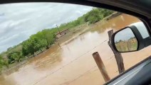 Moradores ficam ilhados após rio transbordar com chuvas na zona rural de Cachoeira dos Índios