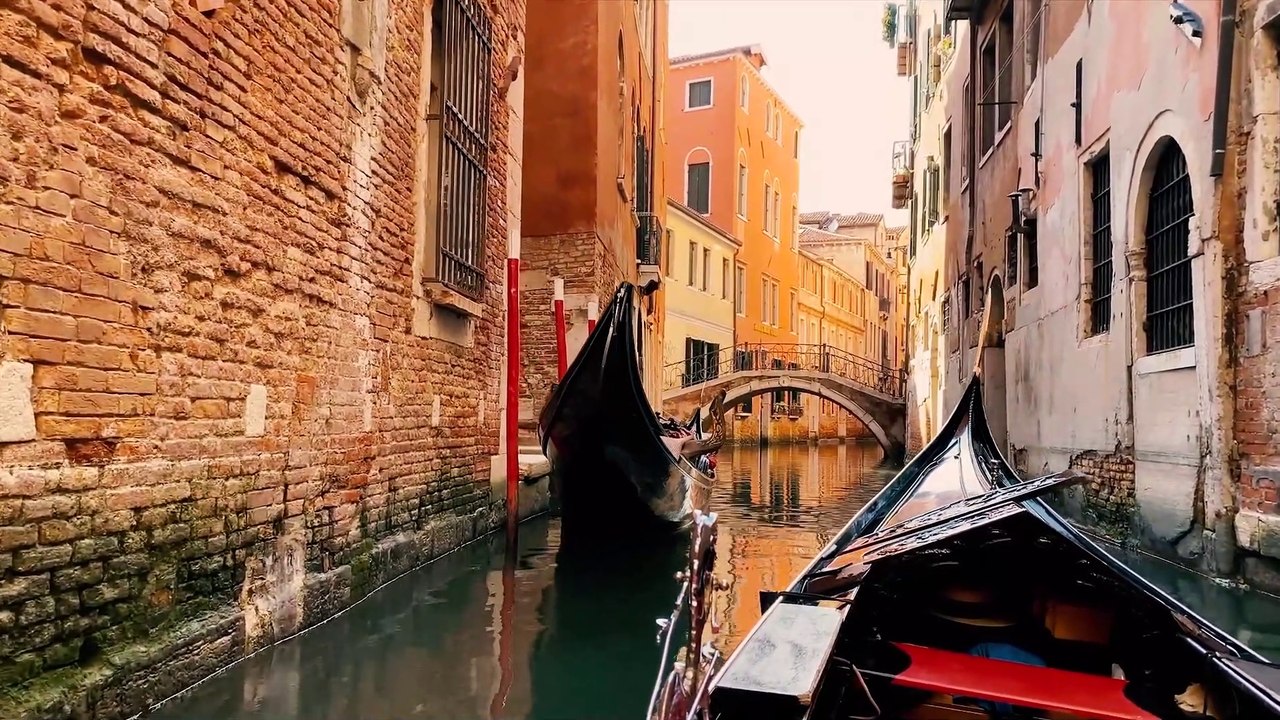 ITALY: The City of Venice - 4K Virtual Tour of the City & Museums (Cinematic Travel VLOG & Music Video)